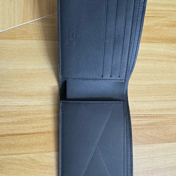 LV Multiple wallet - Picture 4 of 6